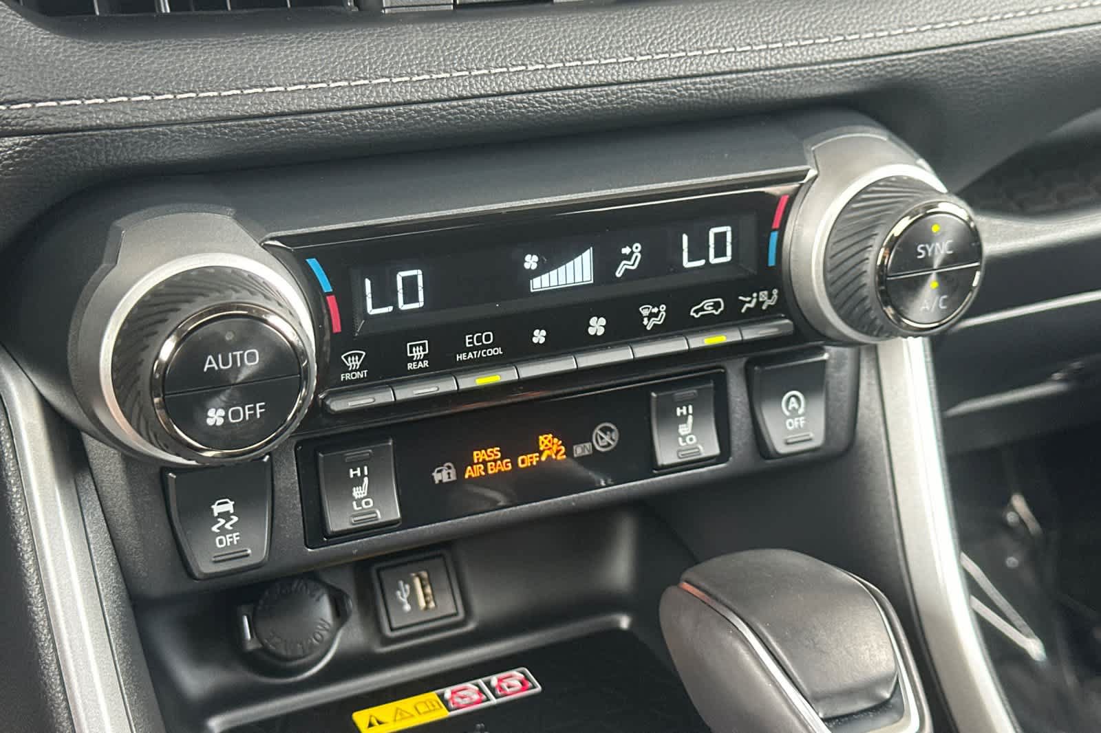 Used 2025 Toyota RAV4 XLE Premium w/ Weather Package AWD/4WD image 20