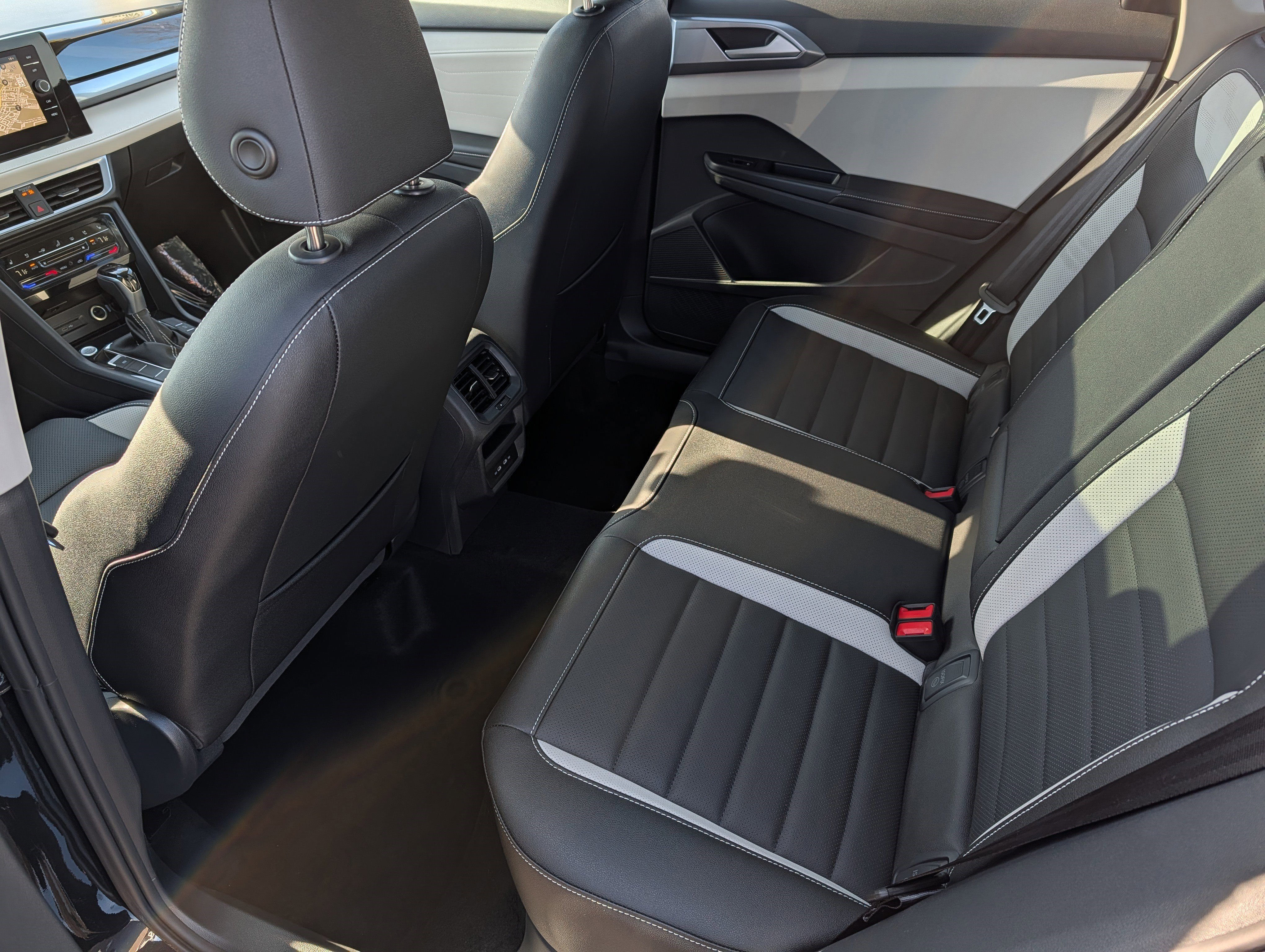 New 2026 Volkswagen Taos SEL image 8