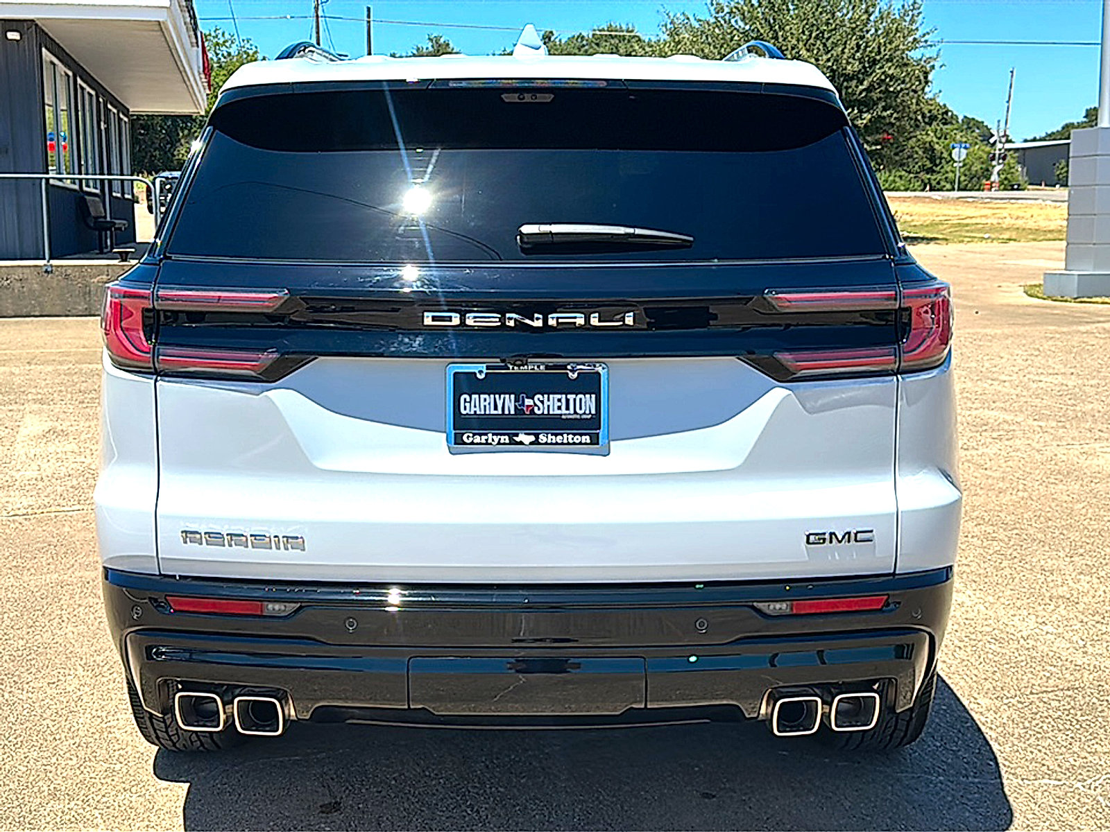 Used 2026 GMC Acadia Denali Ultimate FWD image 7