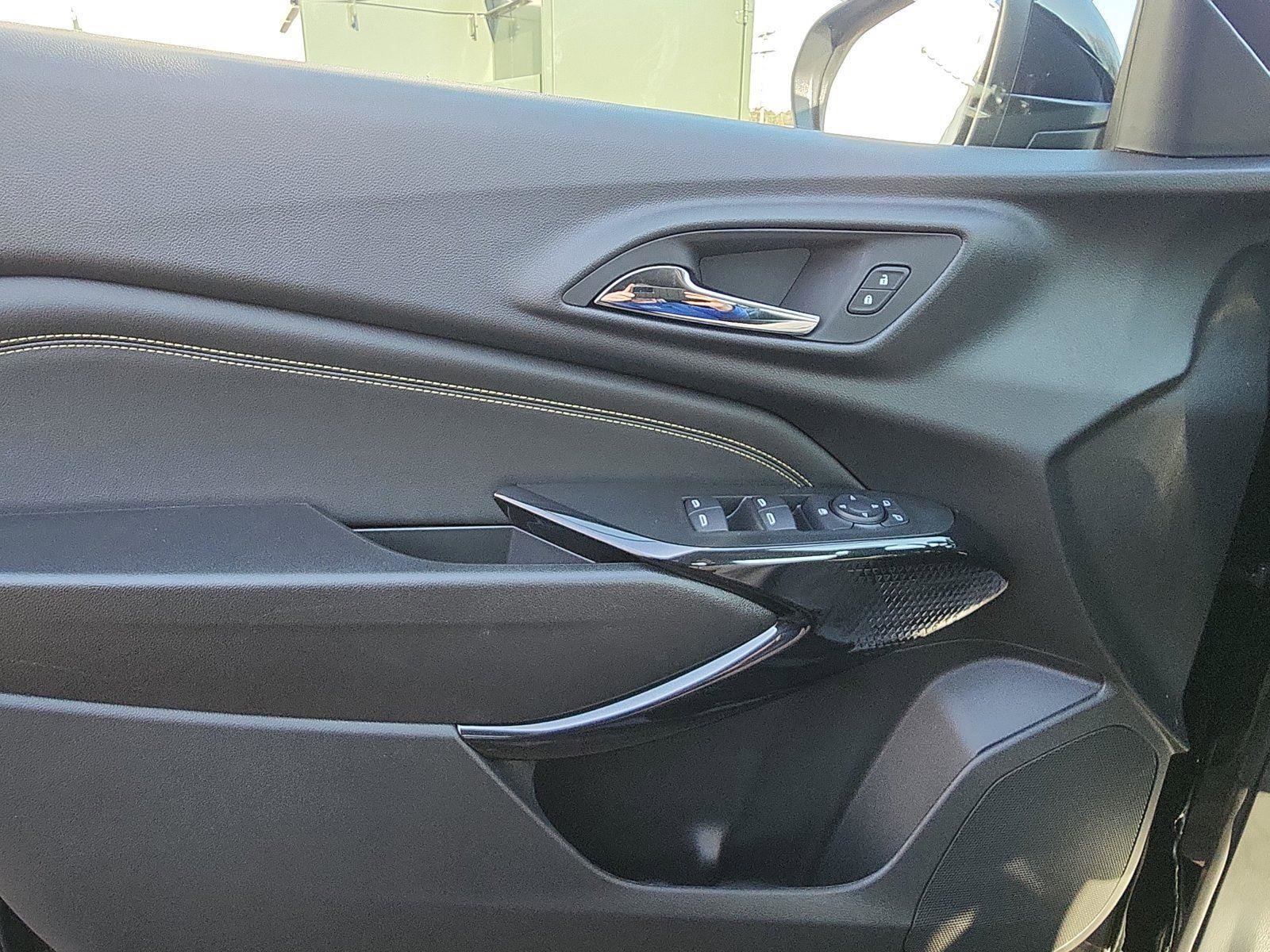 New 2026 Chevrolet Trax LT w/ LPO, Blackout Package image 18