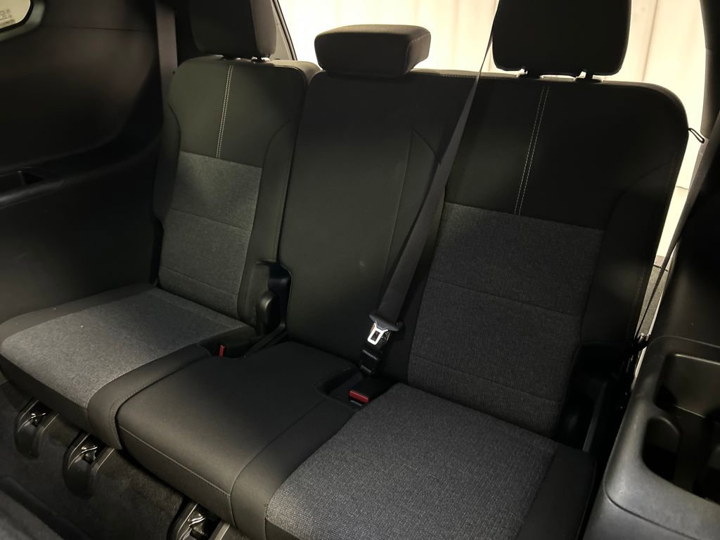 Used 2025 GMC Acadia Elevation image 24