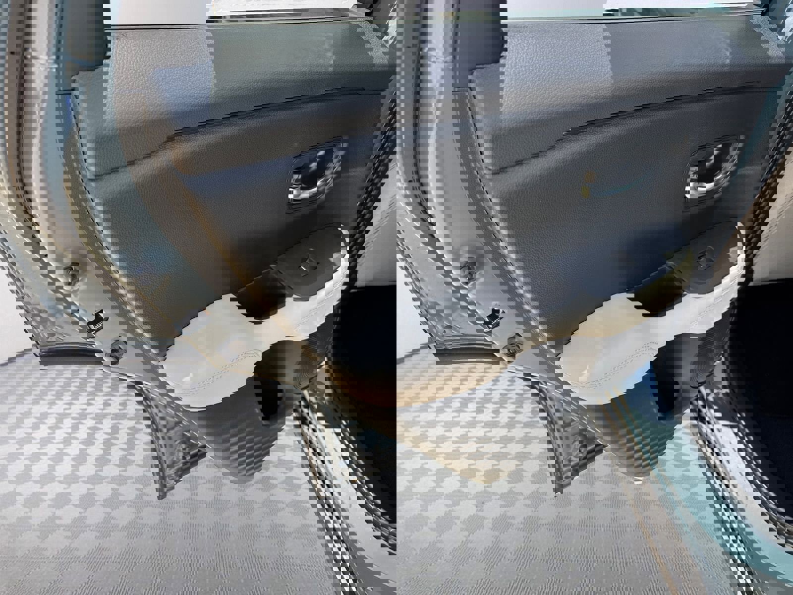 New 2026 Honda HR-V LX image 14