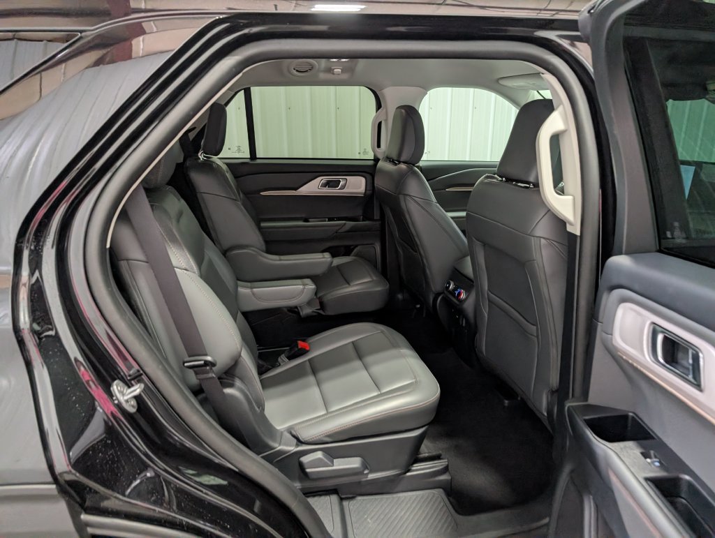 Used 2025 Ford Explorer Active w/ Active Comfort Package AWD/4WD image 26
