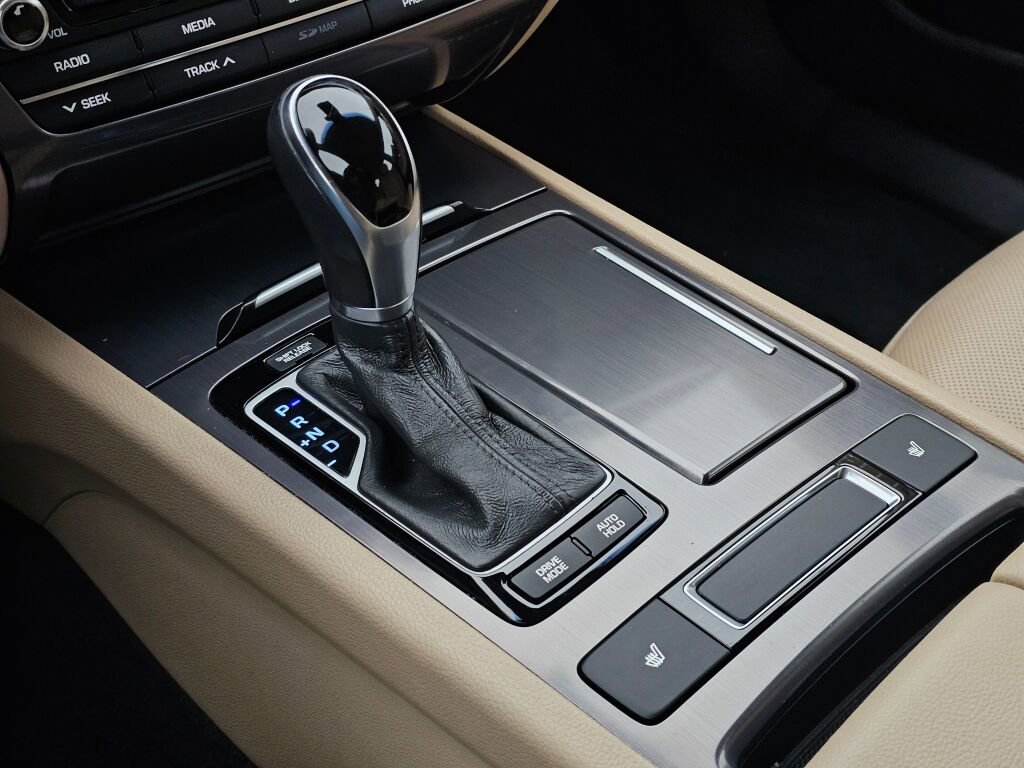 Used 2017 Genesis G80 3.8 image 23