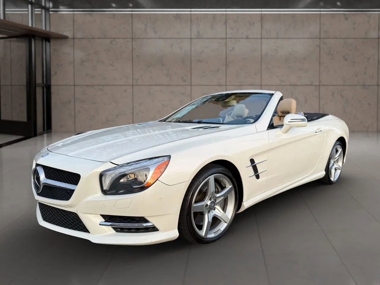 Used 2014 Mercedes-Benz SL 550 image 17