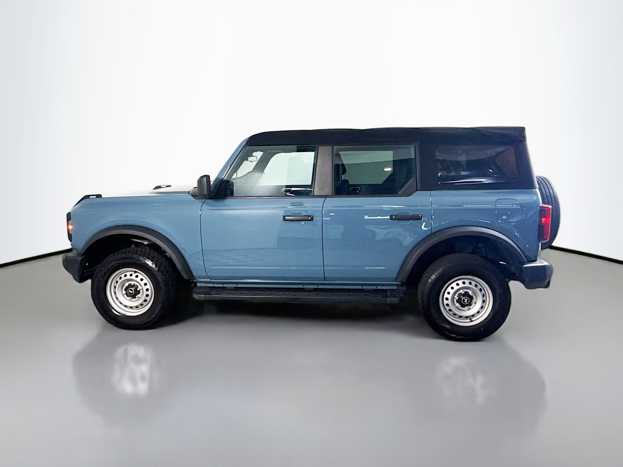 Used 2023 Ford Bronco 4-Door image 6