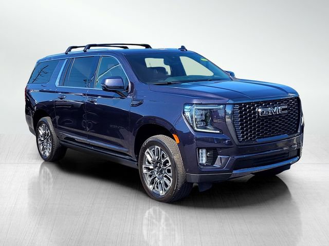 Used 2023 GMC Yukon XL Denali Ultimate image 3