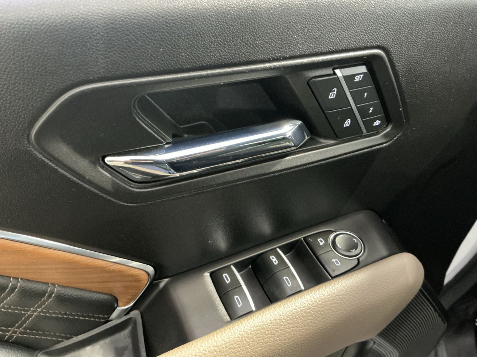Used 2023 GMC Canyon Denali AWD/4WD image 16