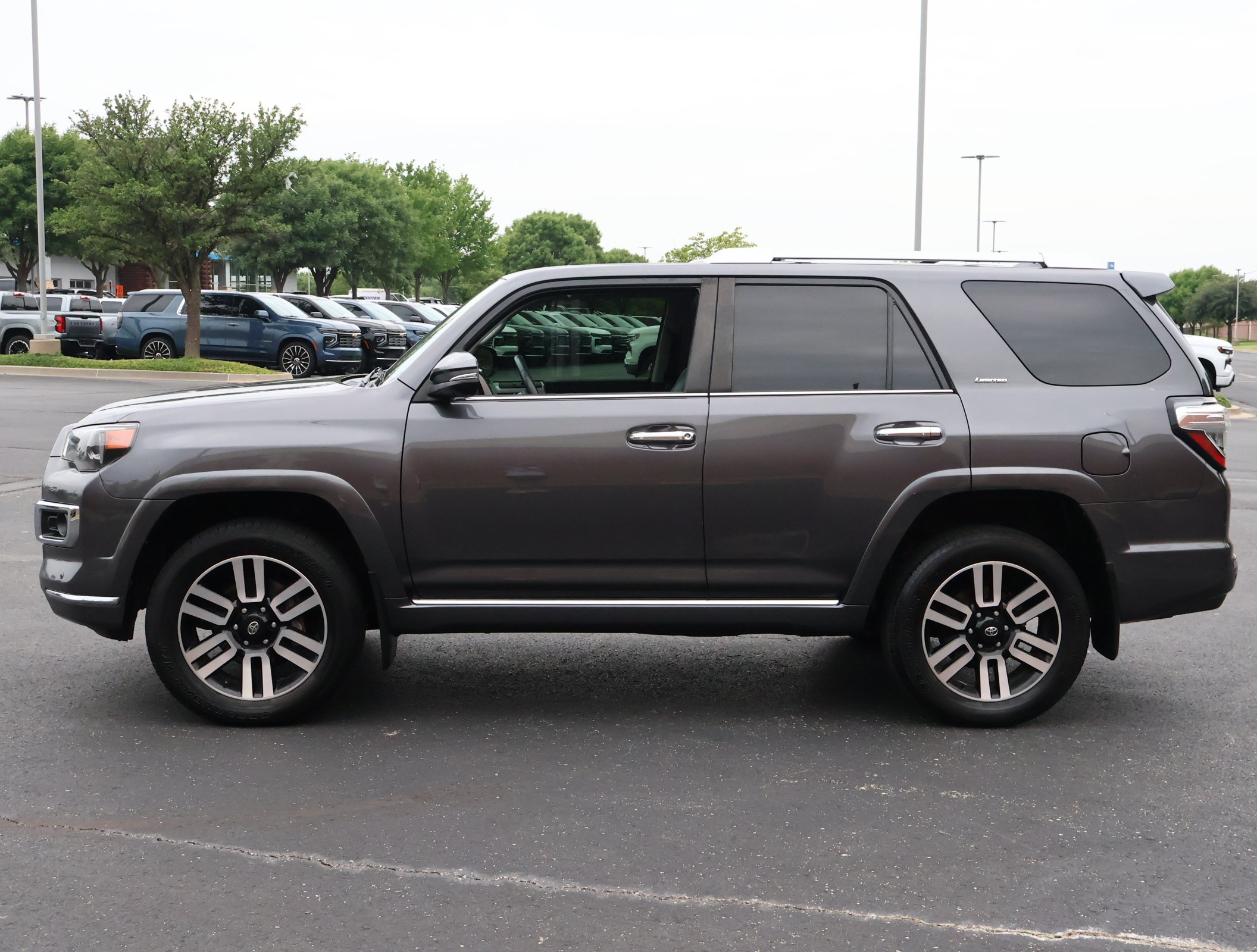 Used 2022 Toyota 4Runner Limited AWD/4WD image 35