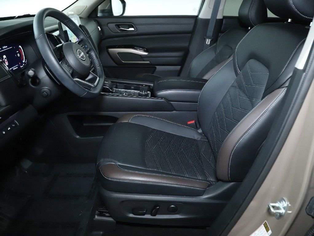 Certified 2024 Nissan Pathfinder Platinum image 22