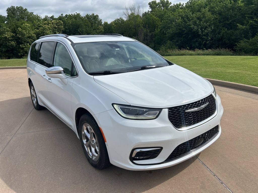 Used 2021 Chrysler Pacifica Limited w/ Premium & Safety Sphere Group AWD/4WD image 6