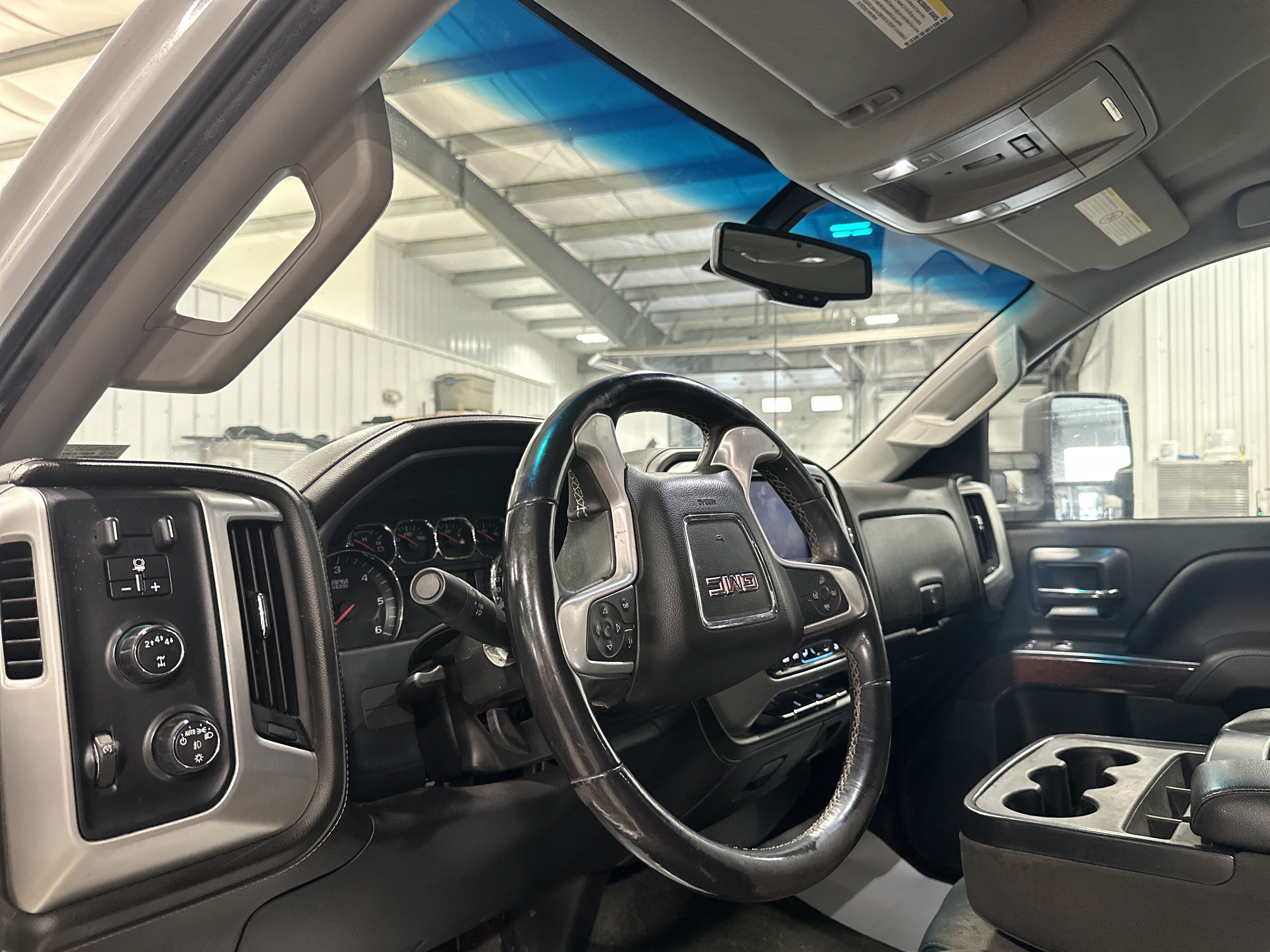 Used 2017 GMC Sierra 2500 SLE w/ HD SLE Preferred Plus Package AWD/4WD image 10