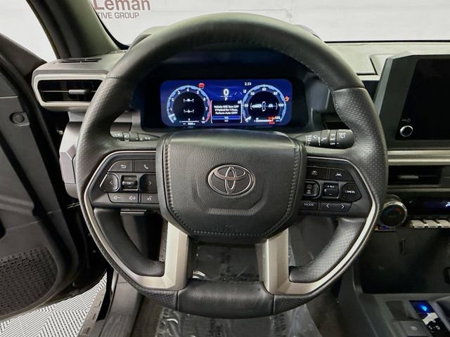 Used 2025 Toyota 4Runner TRD Off-Road image 11