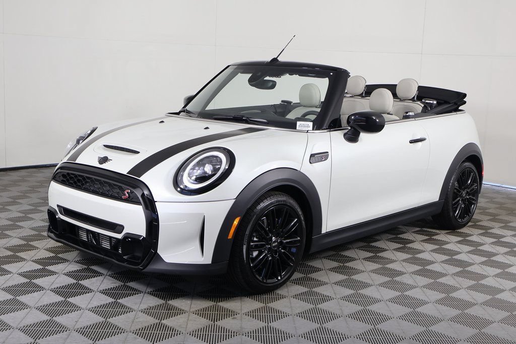 Used 2024 MINI Cooper S w/ Signature Upholstery Package FWD image 7