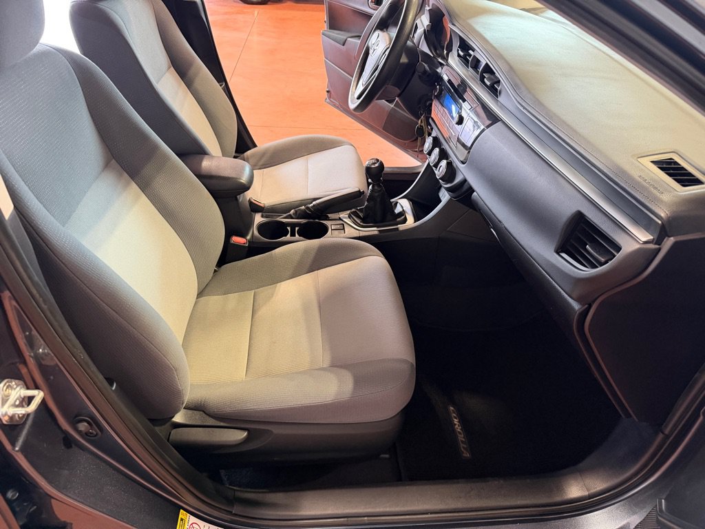 Used 2015 Toyota Corolla L FWD image 23