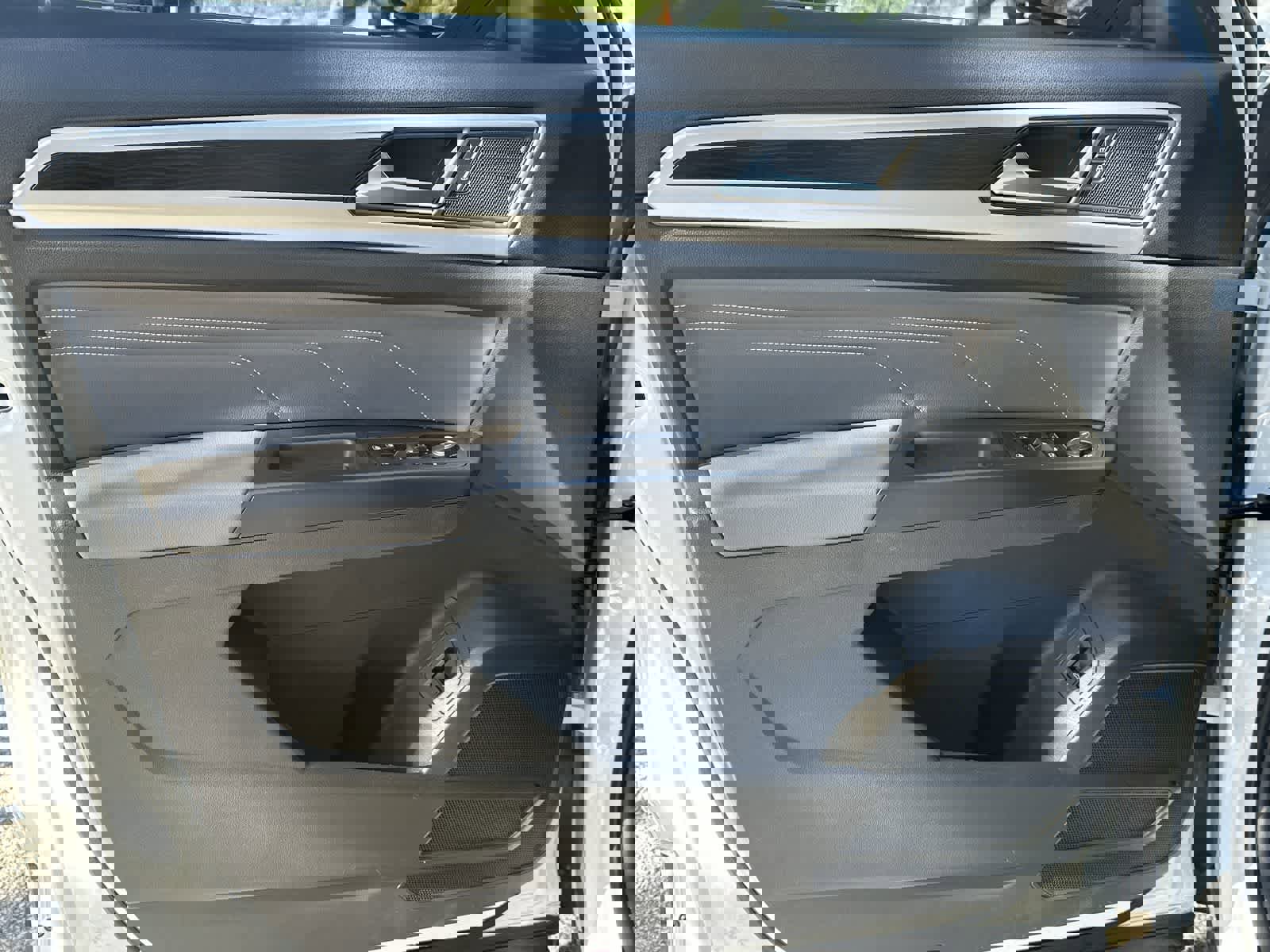 Used 2023 Volkswagen Atlas SE FWD image 28