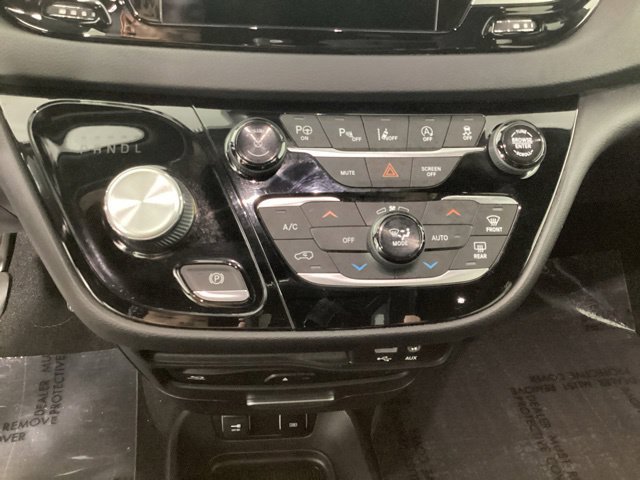 Used 2019 Chrysler Pacifica Touring-L FWD image 19