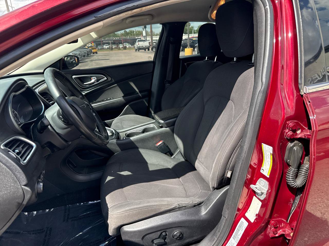 Used 2015 Chrysler 200 Limited w/ Convenience Group FWD image 9