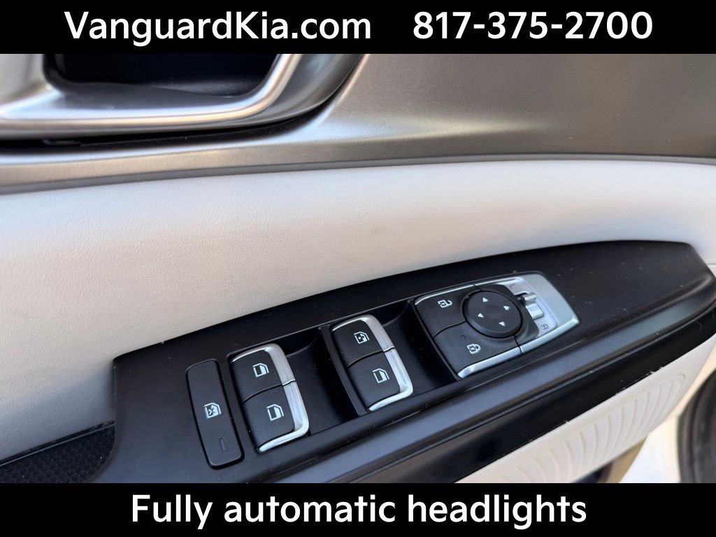 Certified 2024 Kia Carnival LX image 15