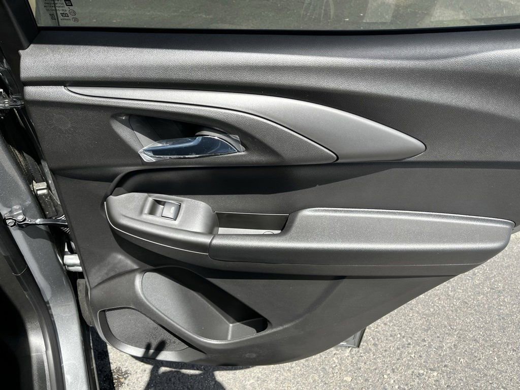 New 2025 Chevrolet TrailBlazer LT w/ LT Cold Weather Package FWD image 31