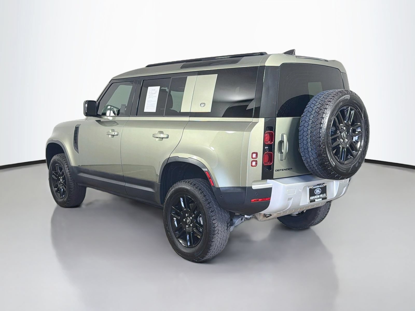 Used 2023 Land Rover Defender 110 S AWD/4WD image 3