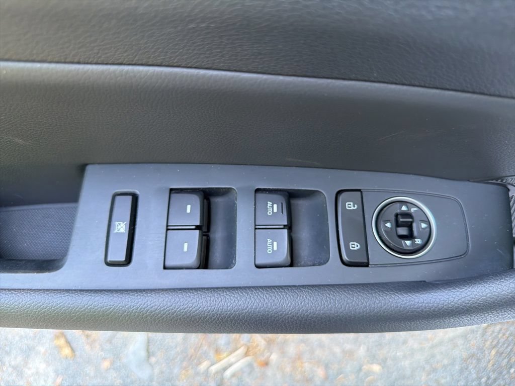 Used 2019 Hyundai Sonata Limited w/ Cargo Package FWD image 17