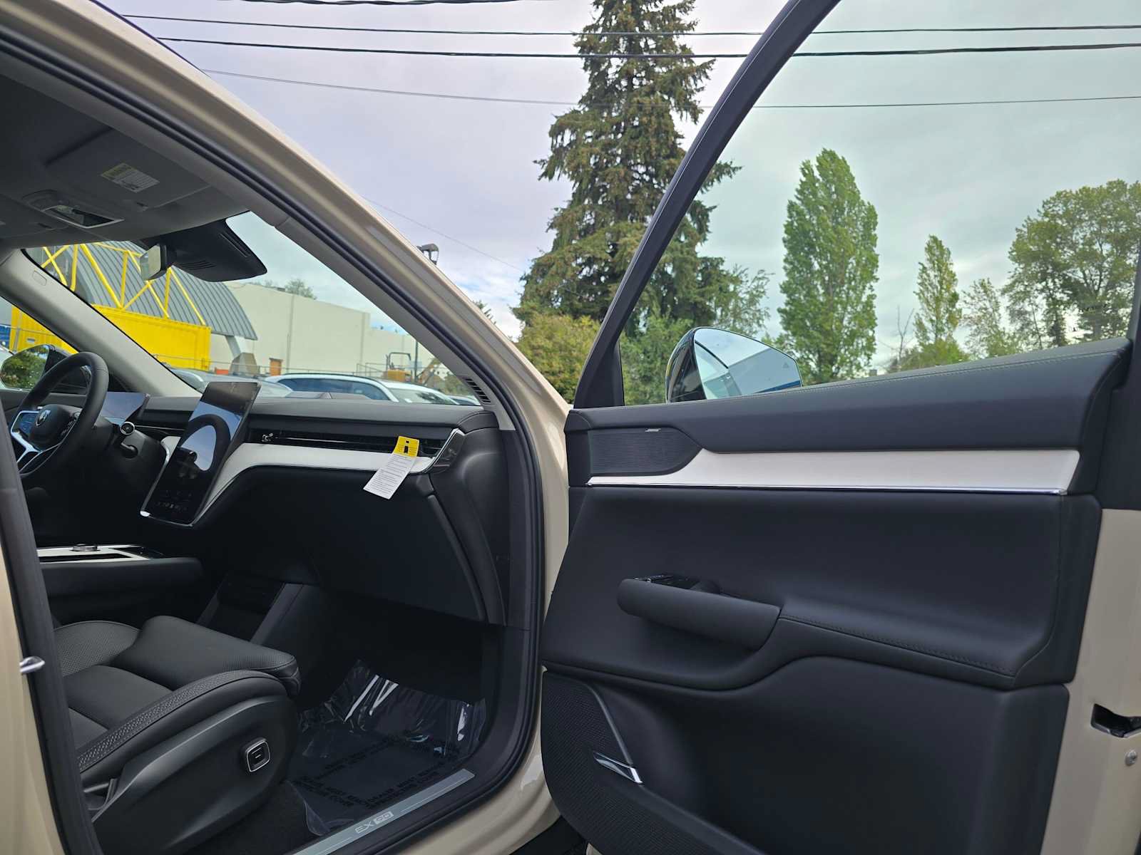 New 2026 Volvo EX90 Ultra AWD/4WD image 11