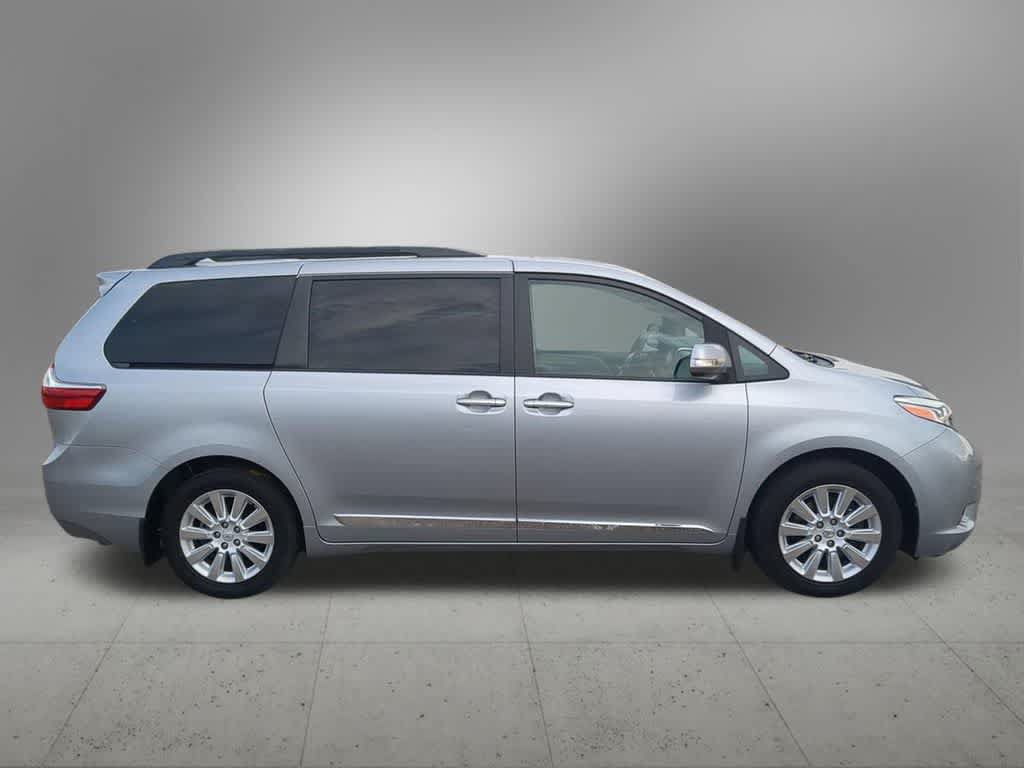 Used 2015 Toyota Sienna Limited Premium AWD/4WD image 7