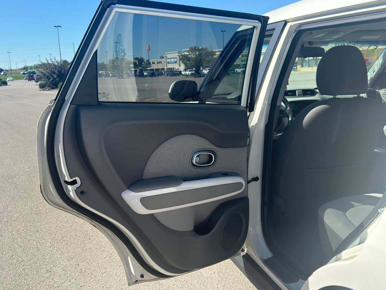 Used 2016 Kia Soul EV FWD image 37
