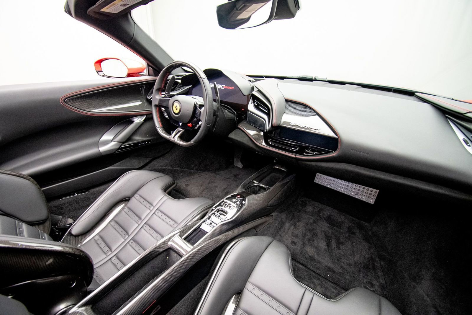 Used 2022 Ferrari SF90 Spider image 24