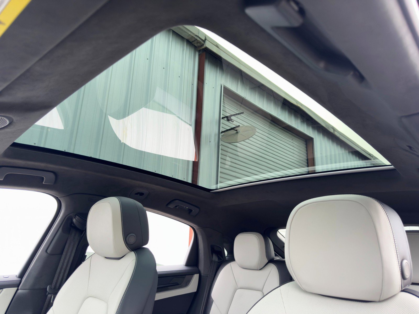 Used 2024 Porsche Cayenne Turbo image 12