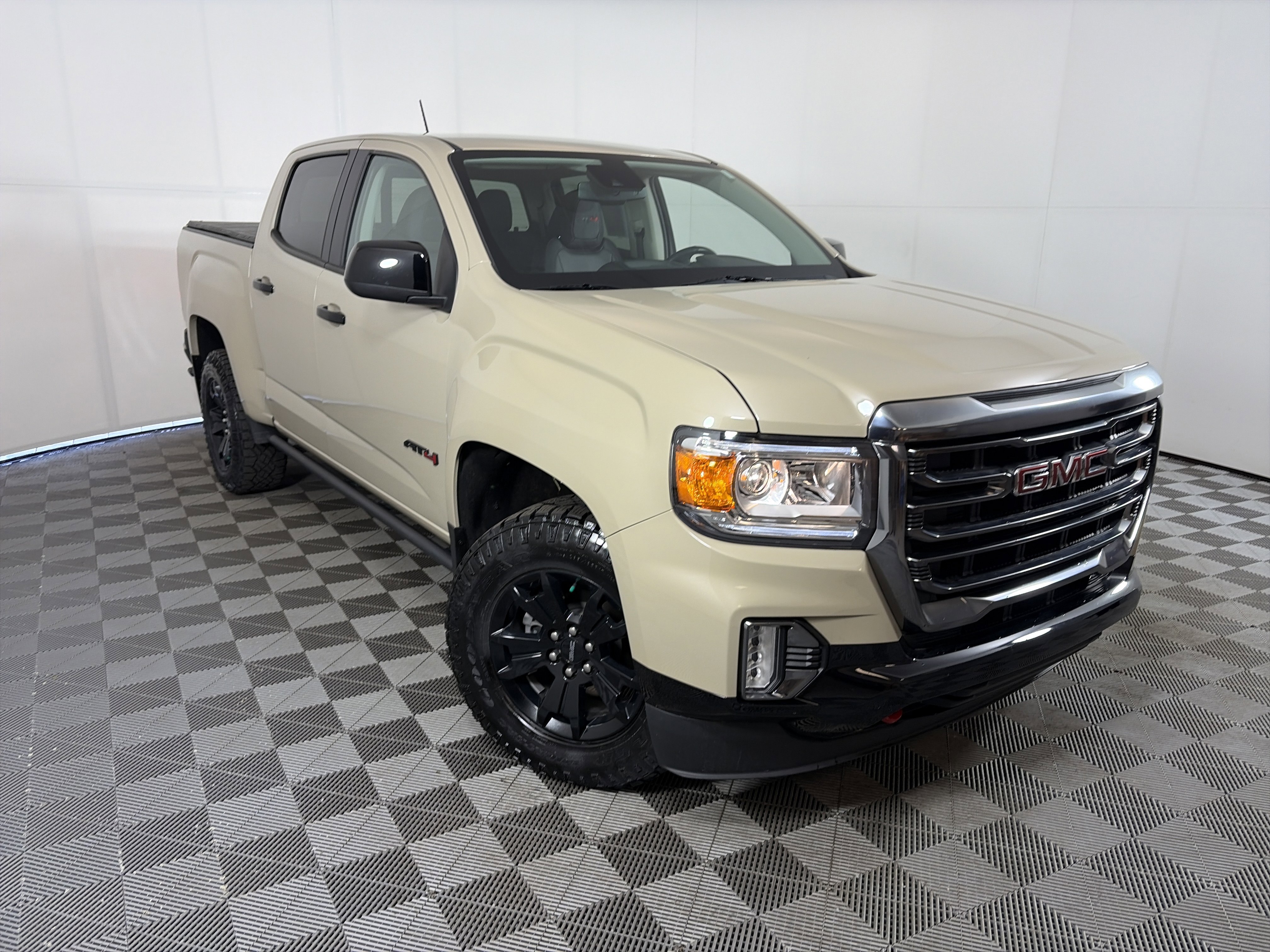 Certified 2022 GMC Canyon AT4 image 1
