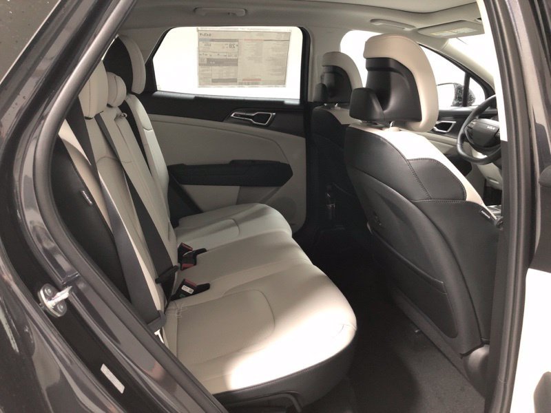 New 2026 Kia Sportage EX w/ EX Panorama Roof Package FWD image 11