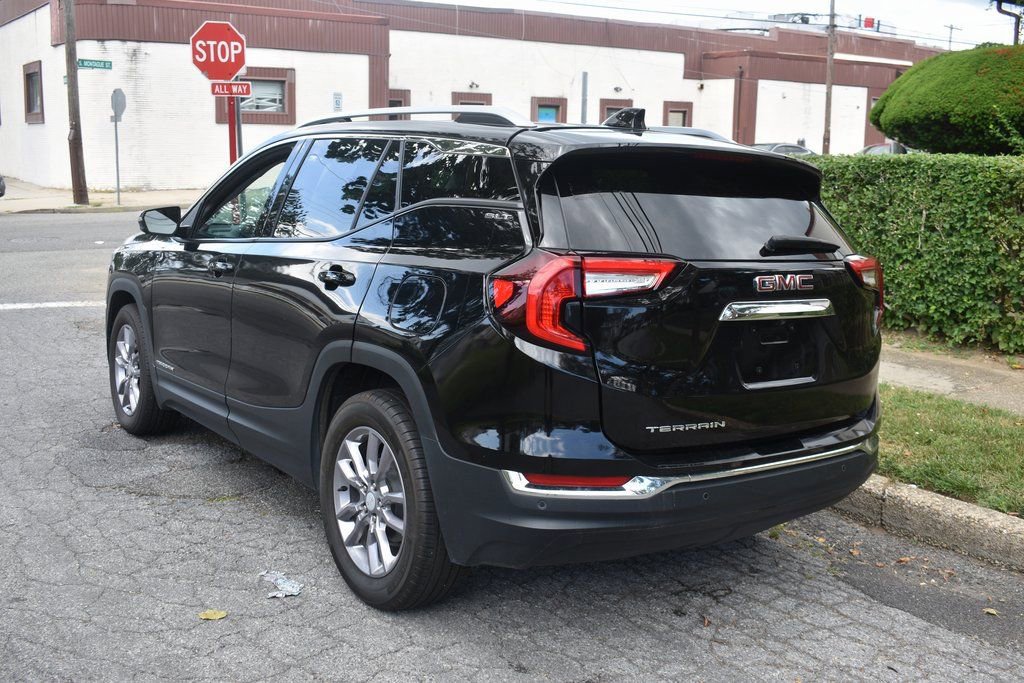 Used 2023 GMC Terrain SLT image 7