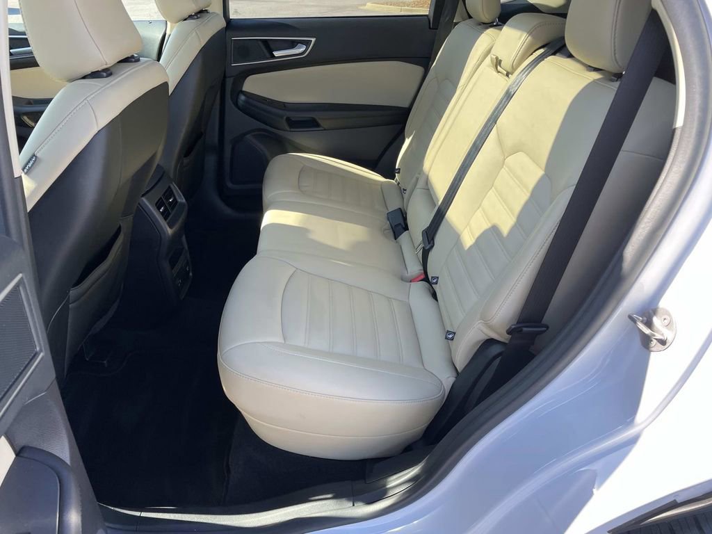 Used 2021 Ford Edge SEL w/ Convenience Package image 9