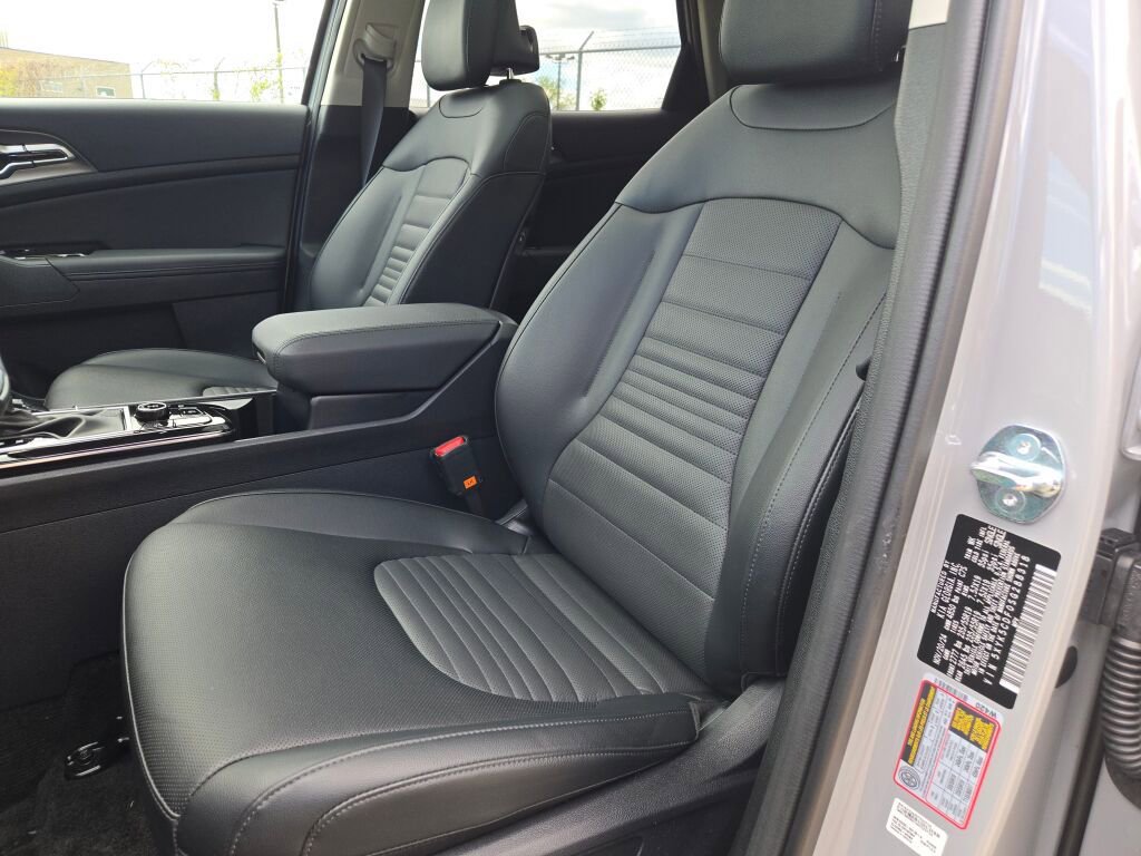 Used 2025 Kia Sportage SX AWD/4WD image 23