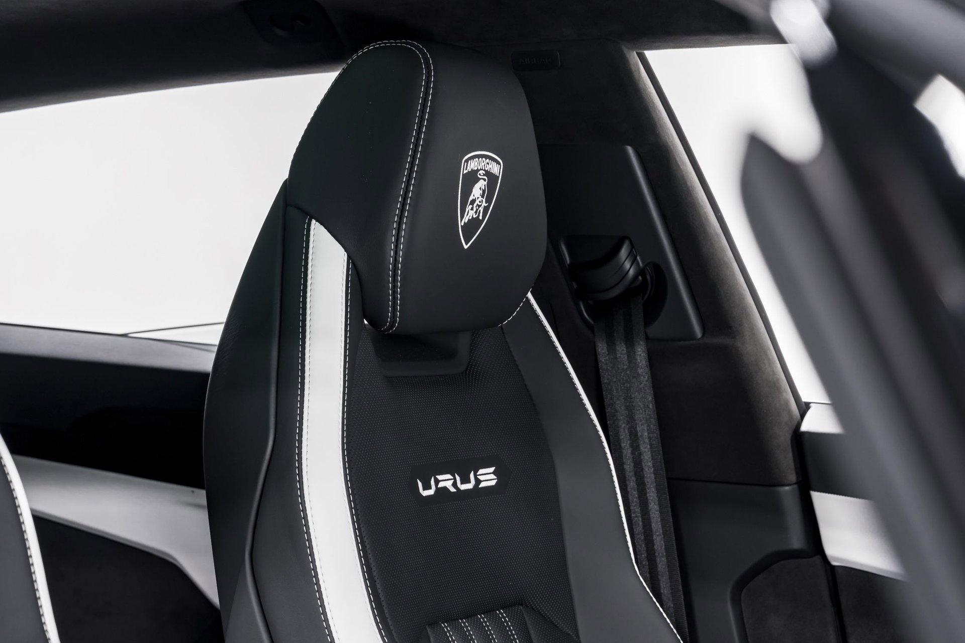 Used 2024 Lamborghini Urus S image 38