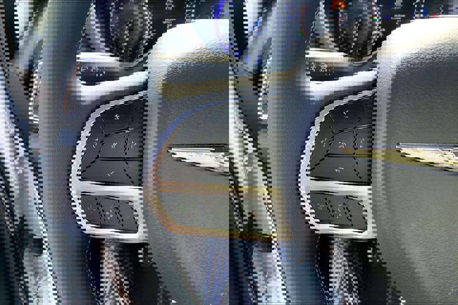 Used 2025 Chrysler Pacifica Select image 22