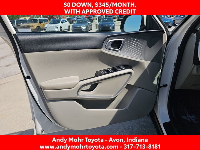 Used 2022 Kia Soul LX w/ Technology Package FWD image 11