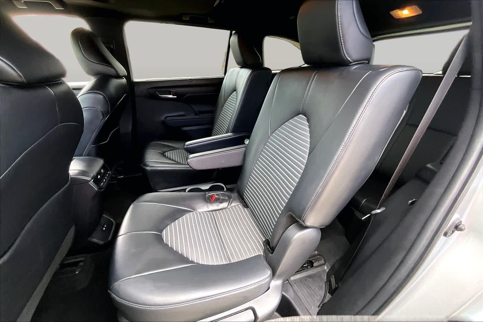 Used 2024 Toyota Highlander XSE AWD/4WD image 20