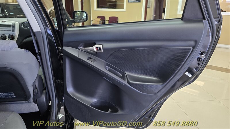 Used 2009 Toyota Matrix S FWD image 16
