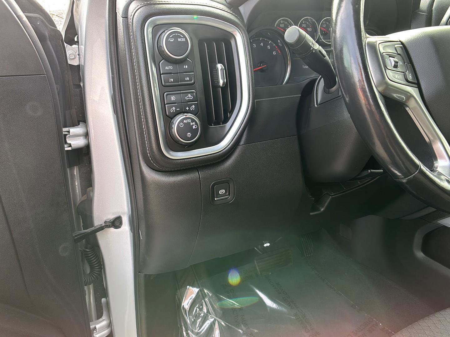 Used 2021 Chevrolet Silverado 1500 LT Trail Boss AWD/4WD image 28