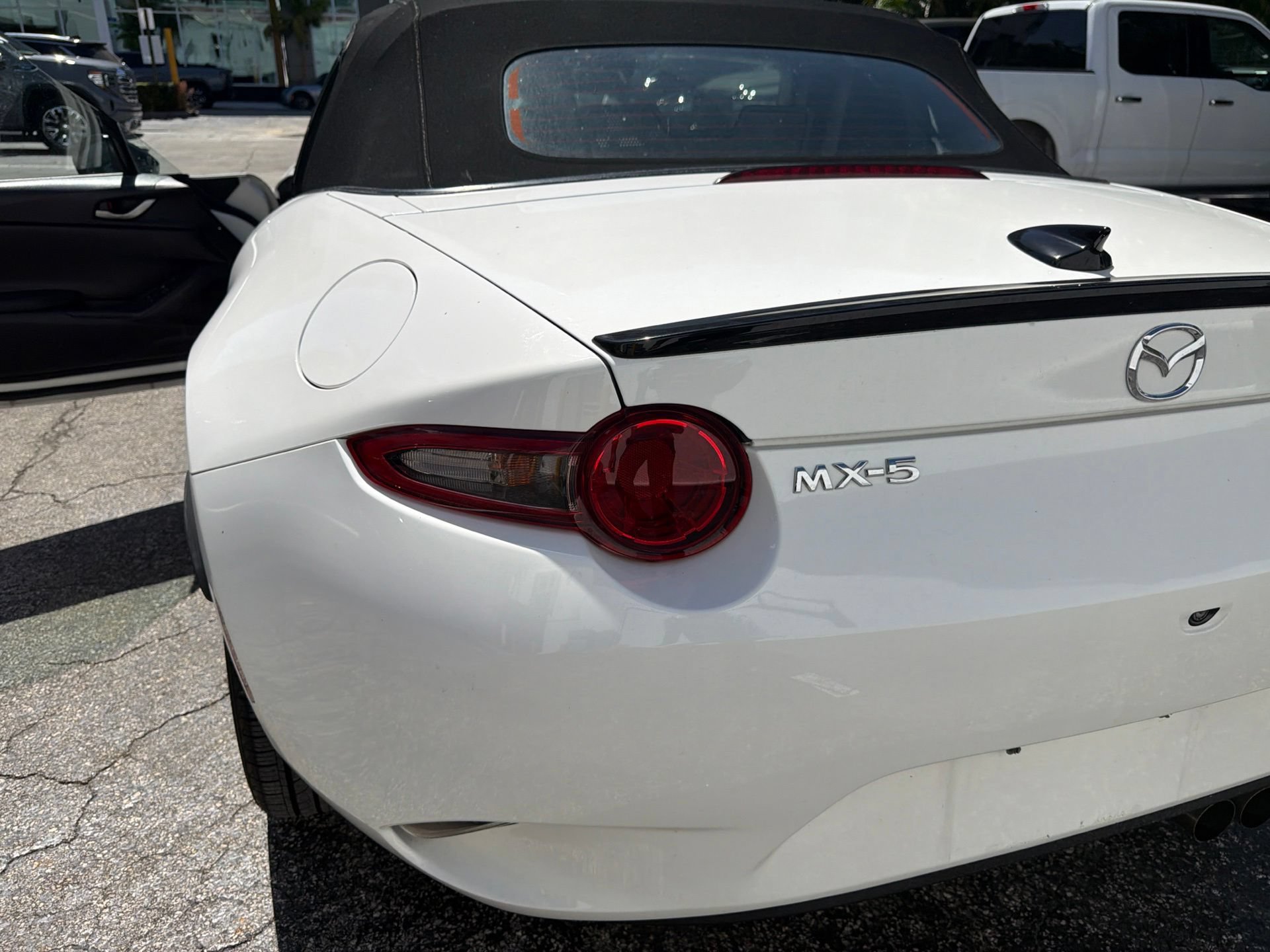 Used 2020 MAZDA MX-5 Miata Sport RWD image 12