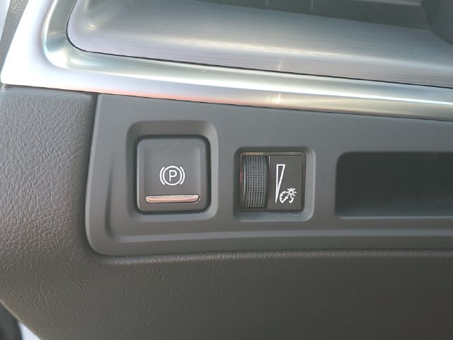 Certified 2024 Cadillac XT5 Luxury AWD/4WD image 15