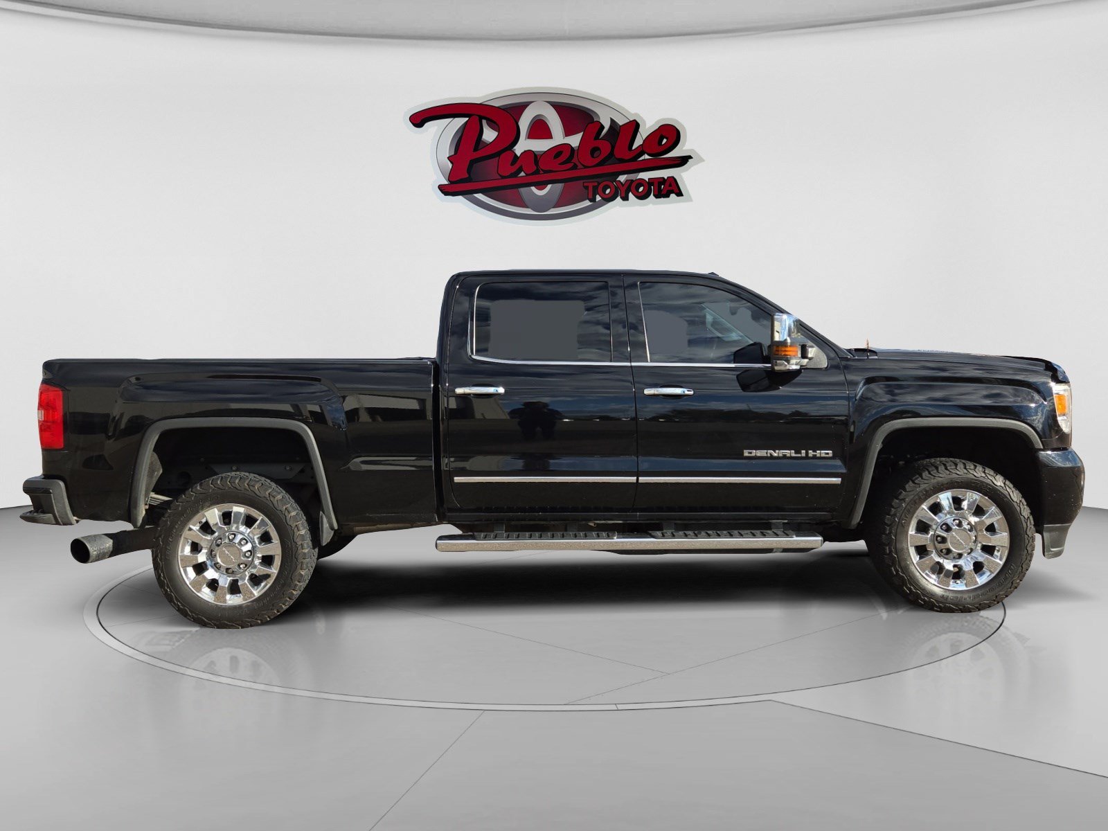 Used 2015 GMC Sierra 2500 Denali w/ Duramax Plus Package AWD/4WD image 6