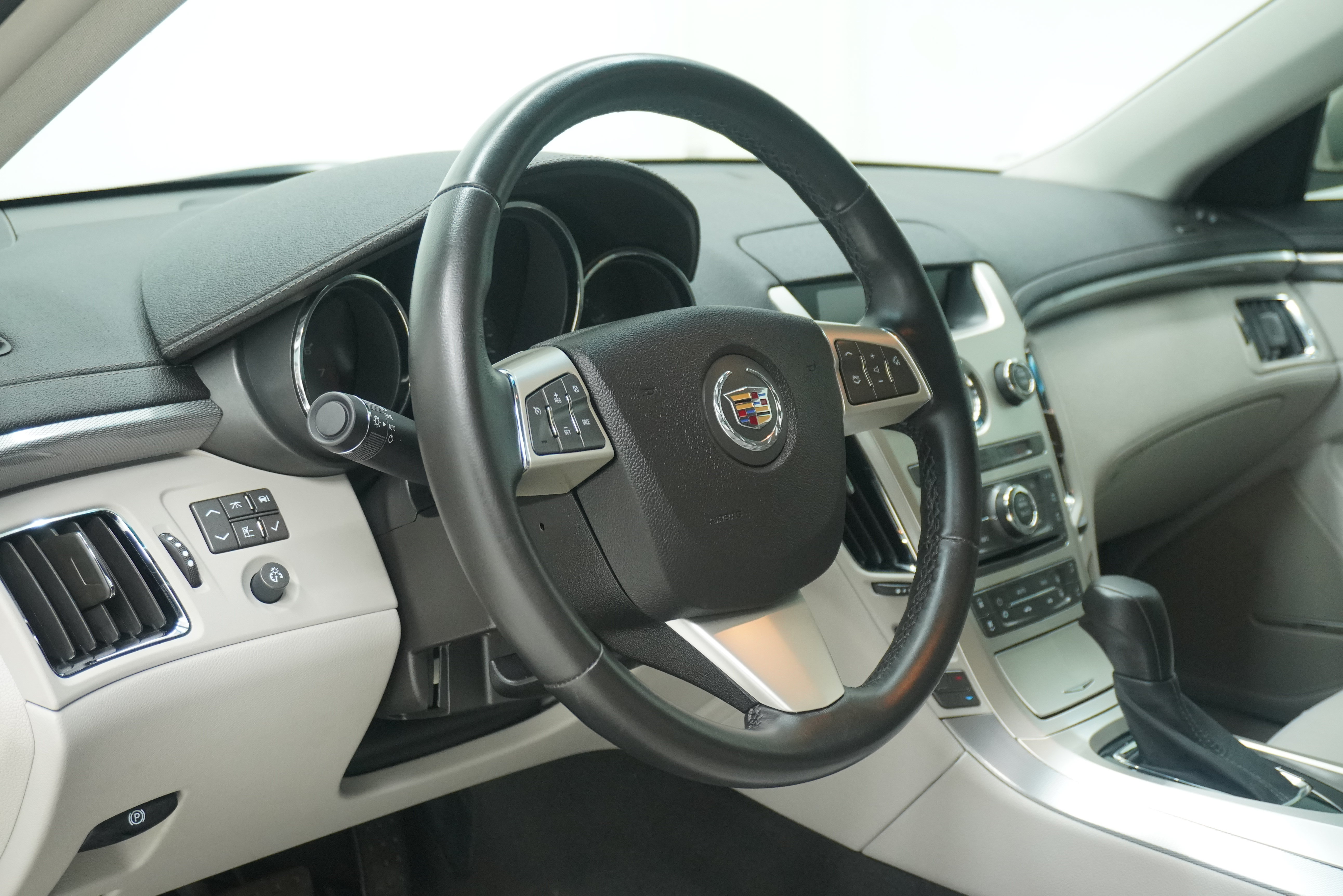 Used 2013 Cadillac CTS Luxury RWD image 10