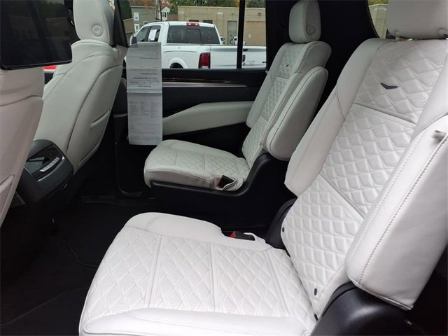 Used 2025 Cadillac Escalade ESV Sport Platinum image 14