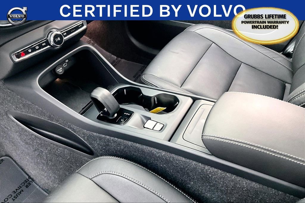 Certified 2025 Volvo XC40 B5 Core image 19