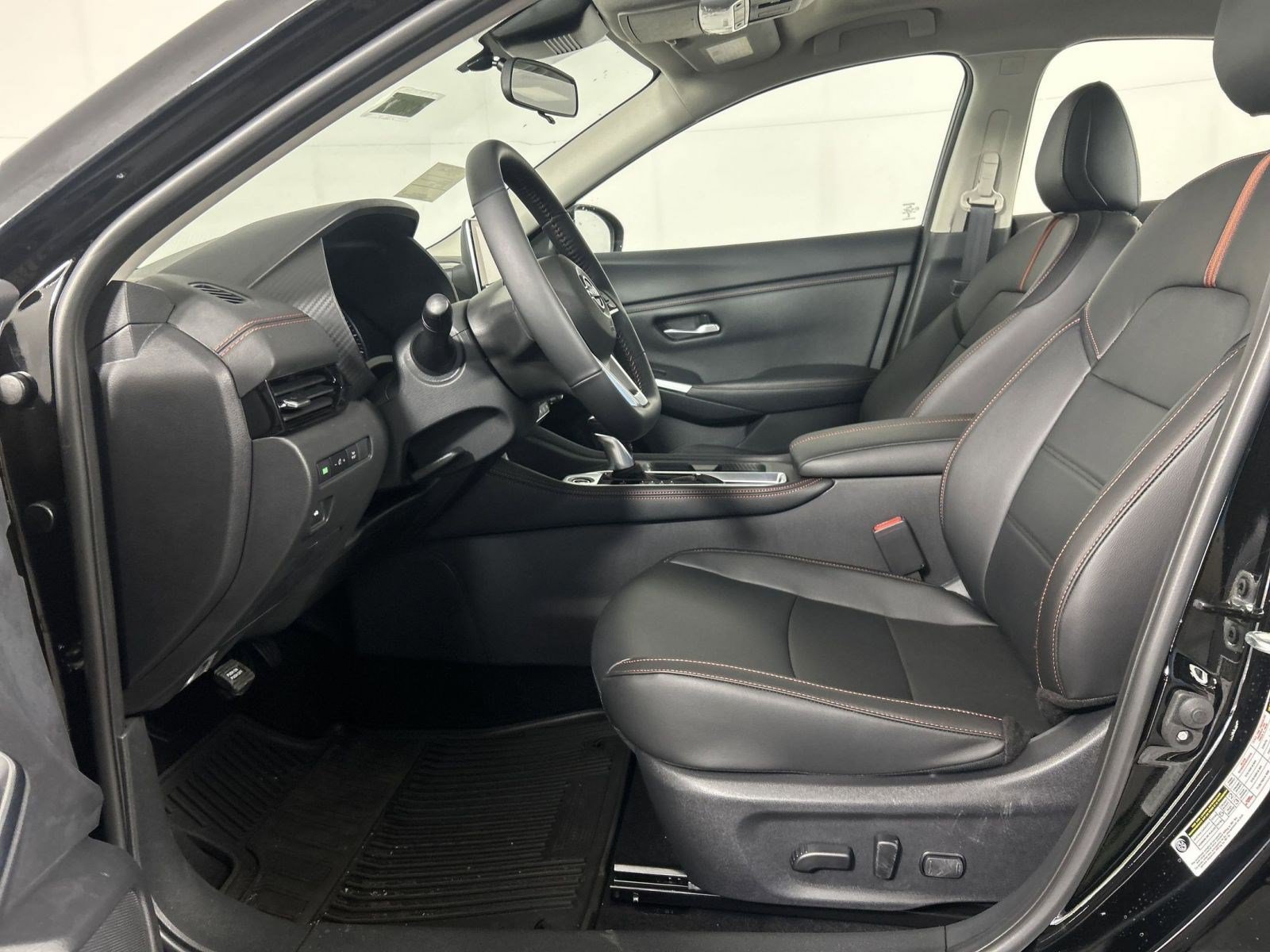 New 2025 Nissan Sentra SR w/ SR Premium Package FWD image 10