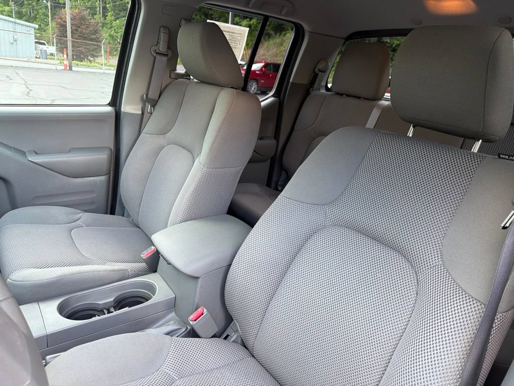 Used 2021 Nissan Frontier SV w/ Midnight Edition Floor Mats AWD/4WD image 10